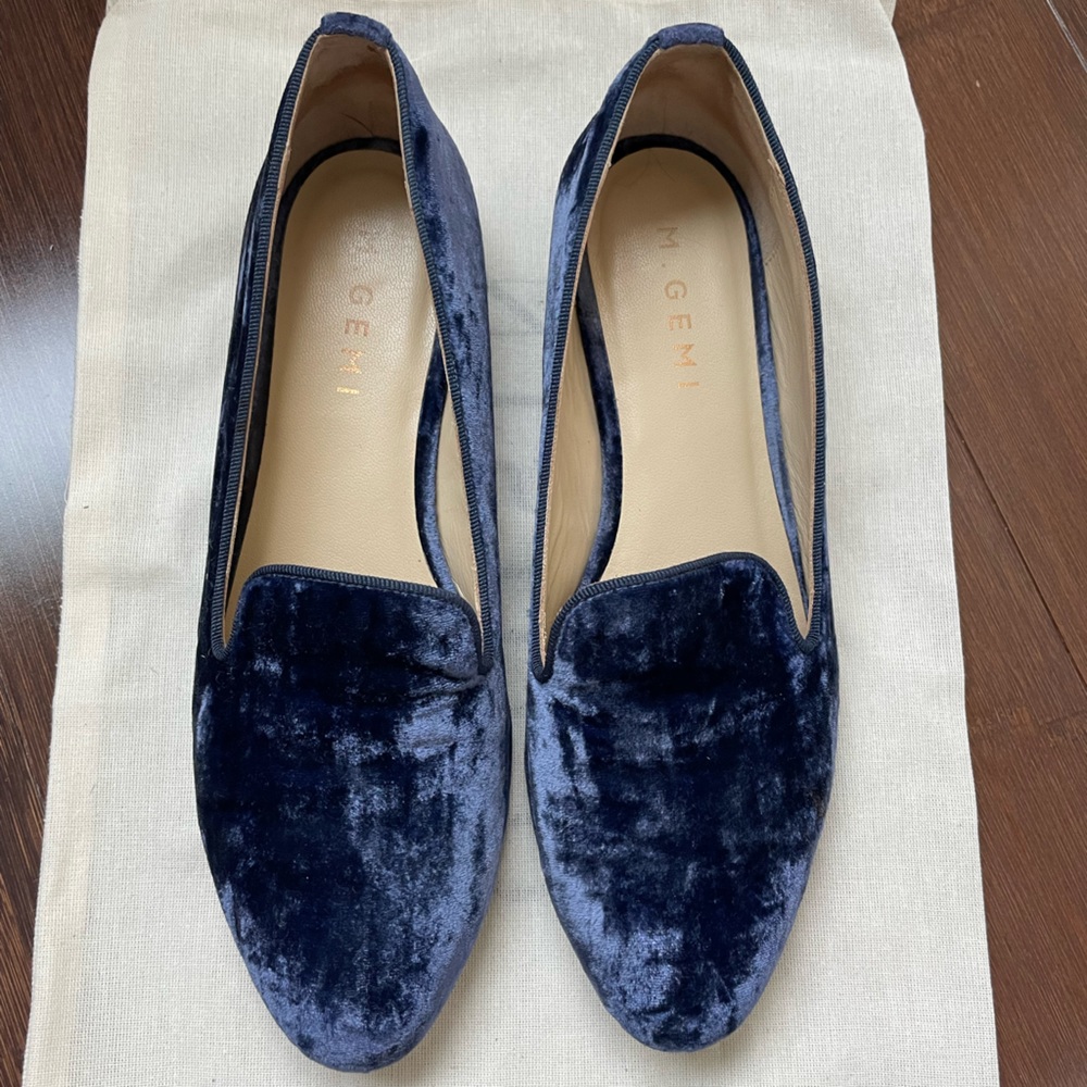 M. Gemi Velvet Loafers in Navy Blue